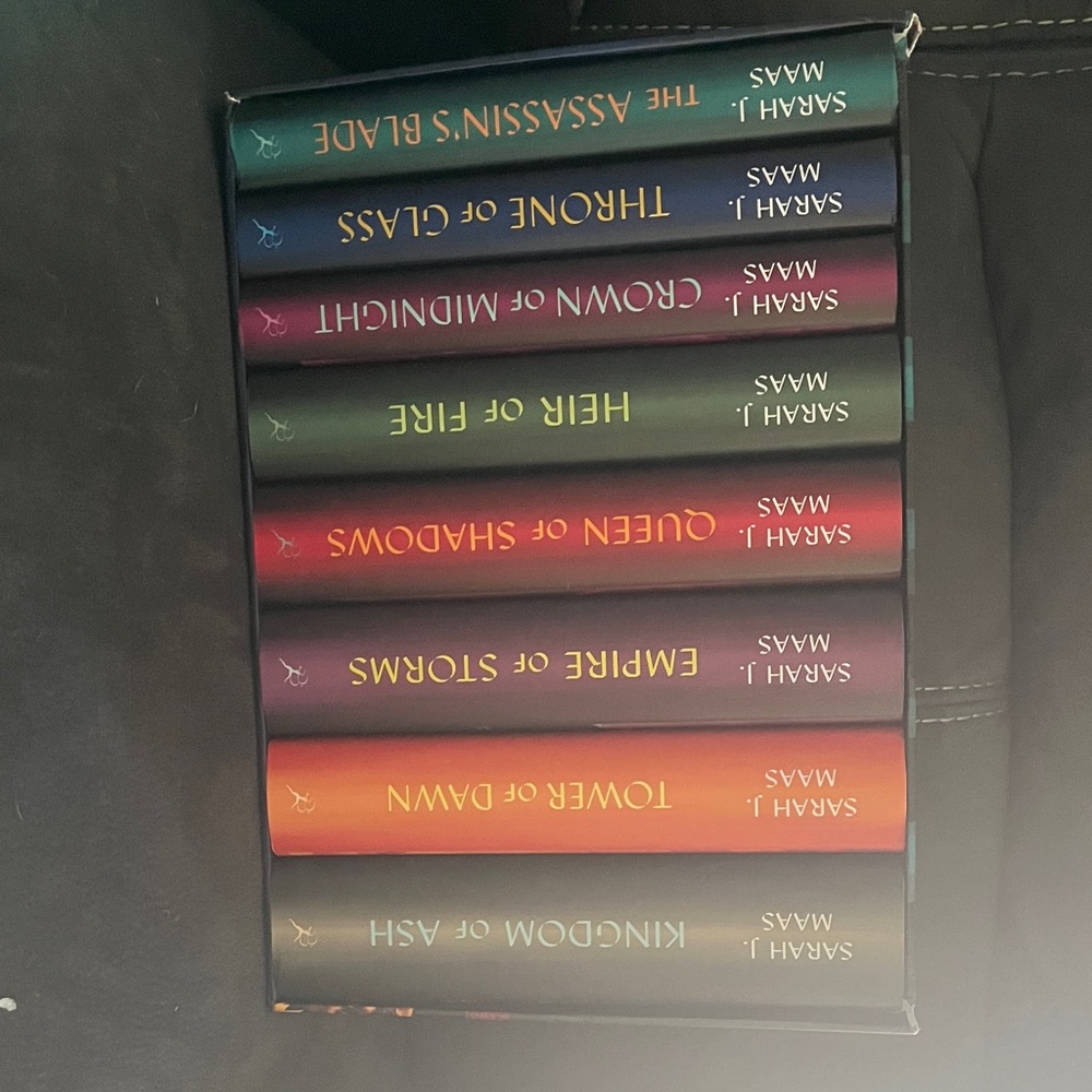 S.J. Maas Hardcover Book Set